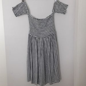 Forever 21 Black & White Off the Shoulder Dress XS